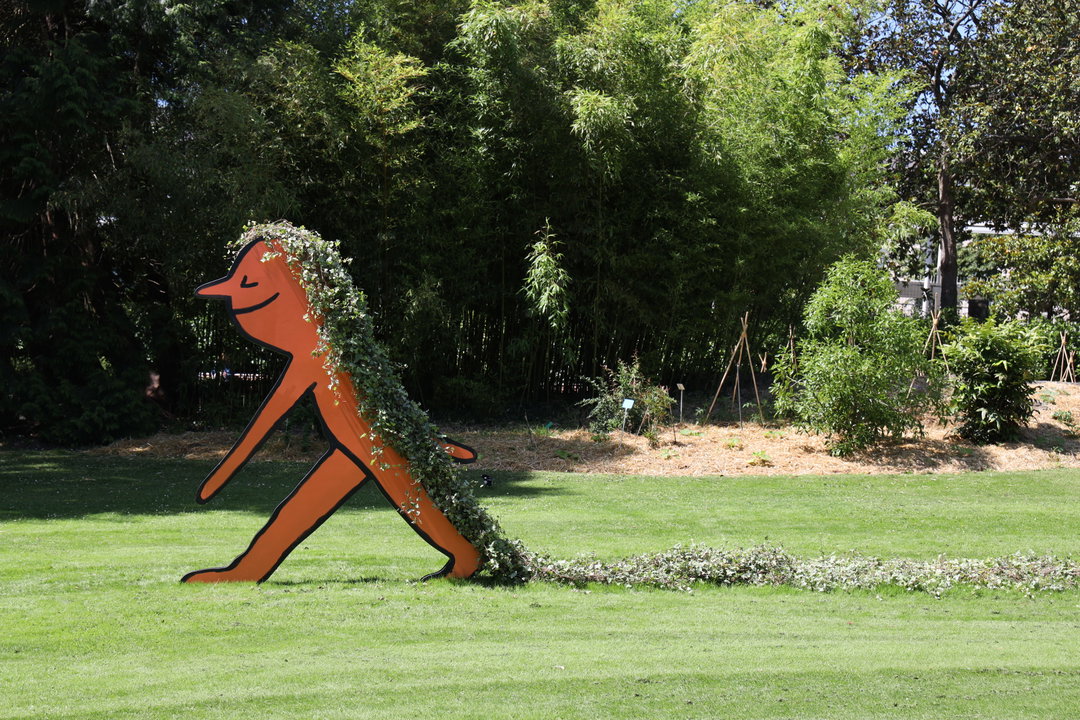 Filili Viridi, le Jardin des plantes, Le Voyage à Nantes 2020, Jean Jullien, La Coiffe © Ville de Nantes _ Jean-Félix Fayollesillustration sculpture itsnicethat.JPG
