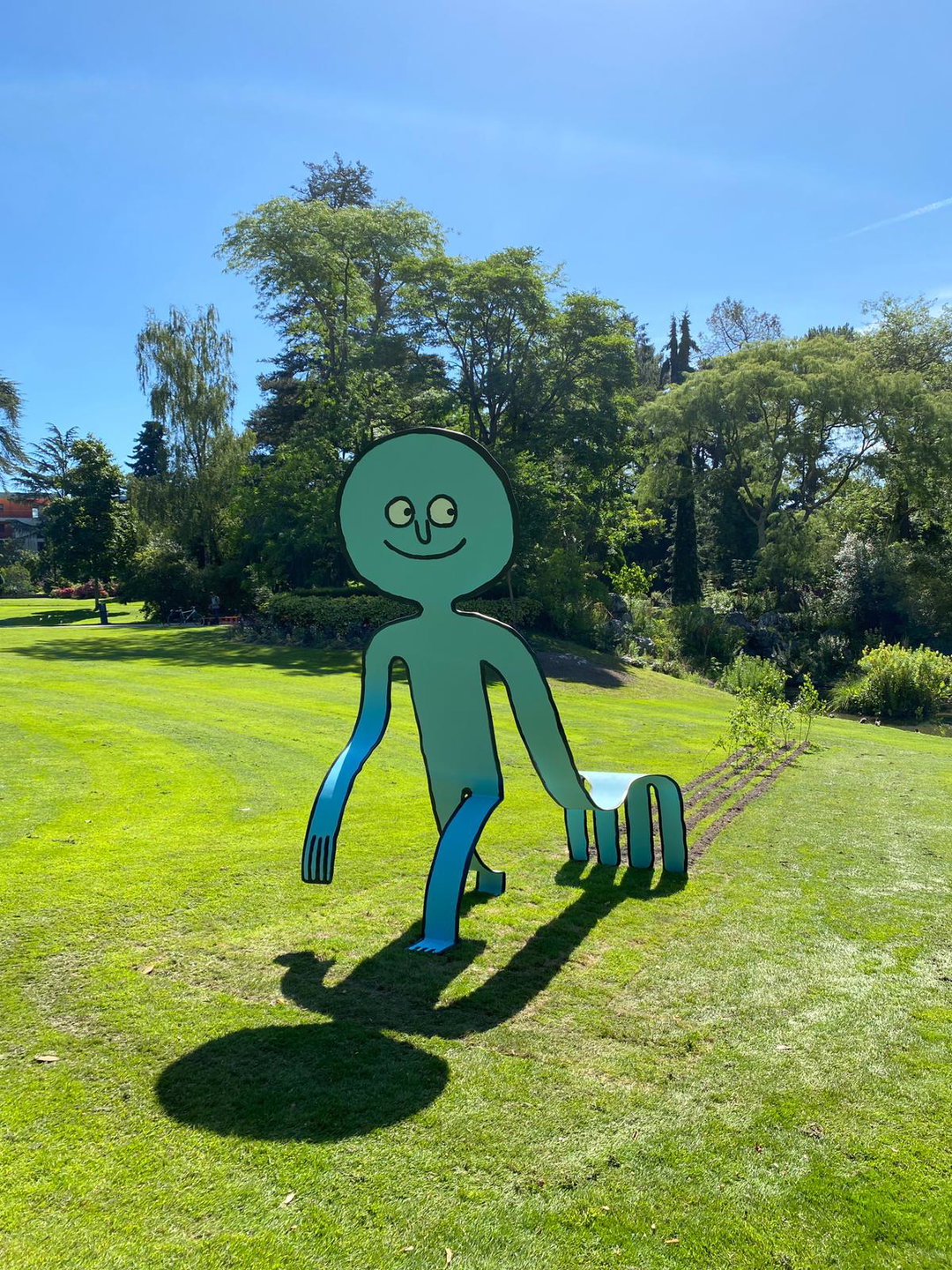 Filili Viridi, le Jardin des plantes, Le Voyage à Nantes 2020, Le Ratisseur © Jean Jullienillustration sculpture itsnicethat.jpeg