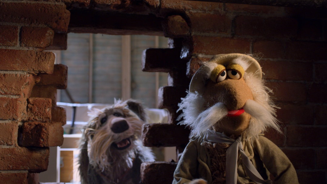 FraggleRock_BackToTheRock_ProductionStill_Apple_003.jpg