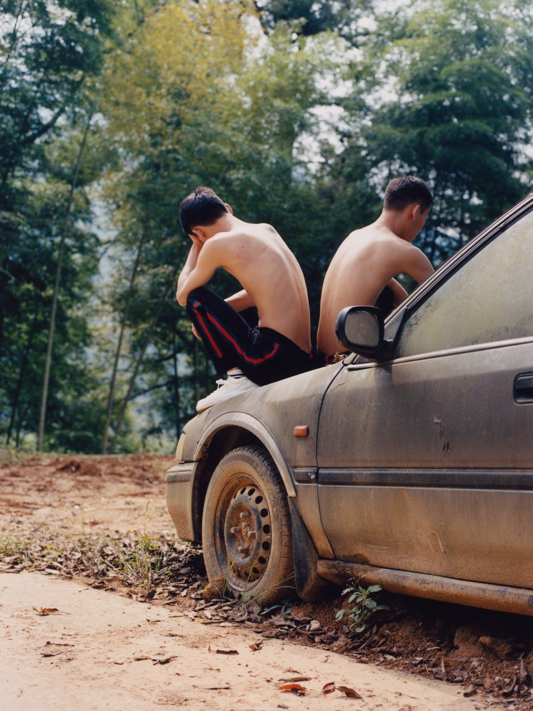 GregLinJiajie-LongyanBoysSeriesTwo-features-itsnicethat-photography-13.jpg