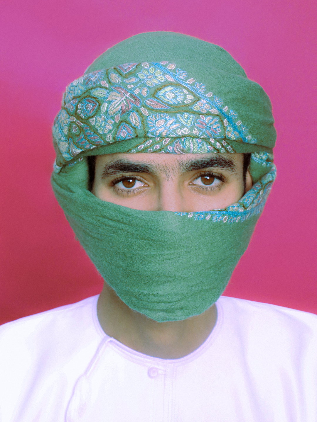 abdulaziz-al-hosni-qalb-mahmood-pho-itsnicethat11