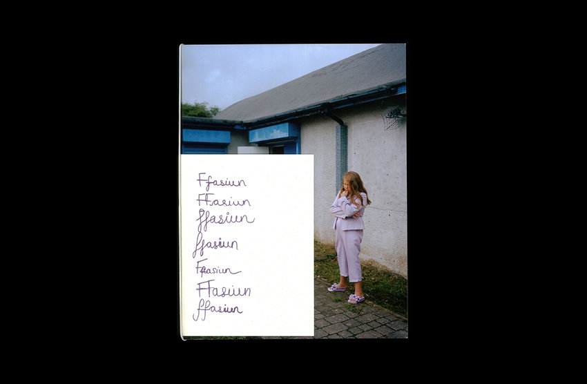 DeanDavies-BookShelf-ItsNiceThat-08