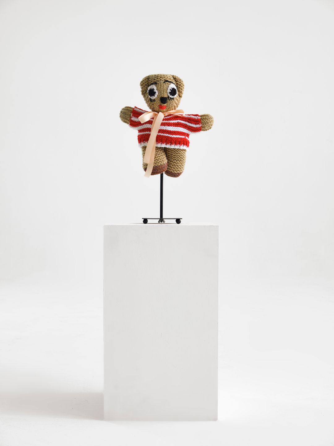 These sculptures unravel the hidden meanings behind material belongings