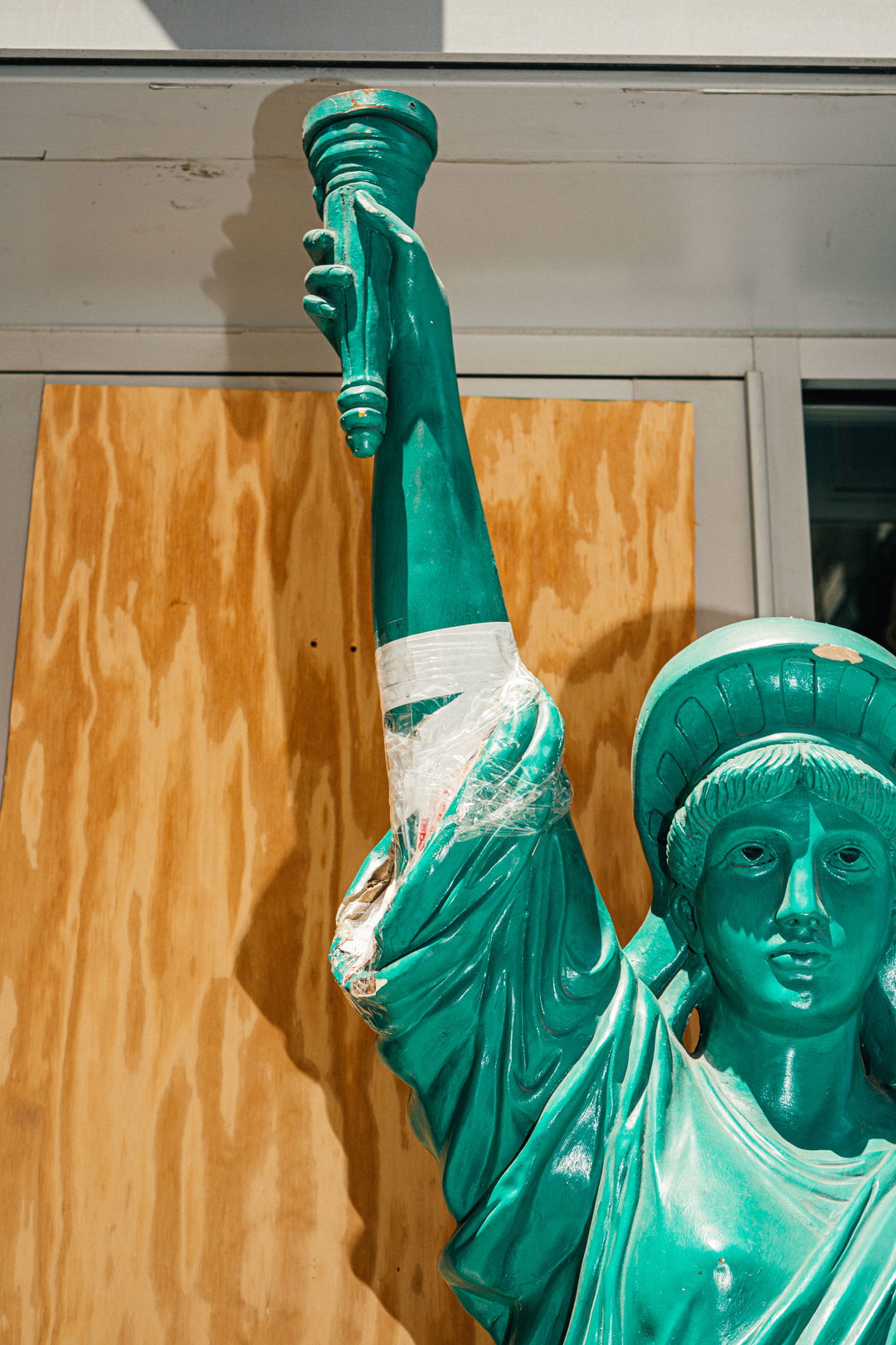 Jutharat Pinyodoonyachet, American Dream (Copyright © Jutharat Pinyodoonyachet, 2020).JPG