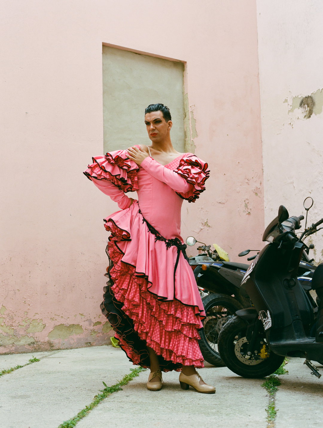 camila-falquez-photography-apple-new-world-creative-guide-its-nice-that.jpg