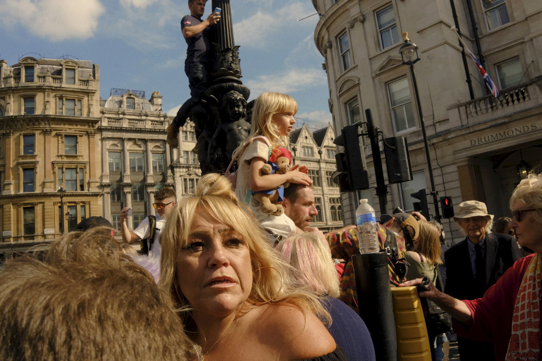 Nick-Bannehr-Good-Mourning-photography-itsnicethat-6.jpg
