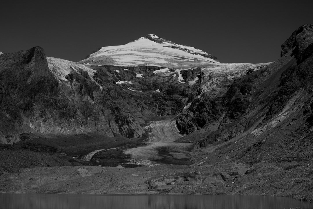 Nina-Maria-Allmoslechner-when-white-blankets-photography-project-itsnicethat-04