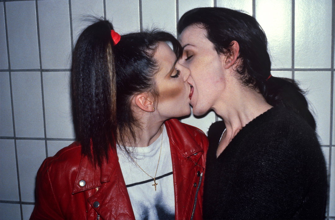 derek-ridgers-hello-i-love-you-itsnicethat-01