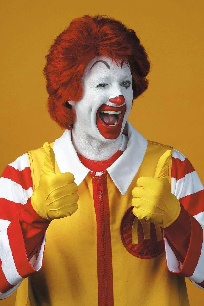 ItsNiceThat-ReviewOfTheYear-Mascots-Ronald_McDonald_2_thumbs_up.webp