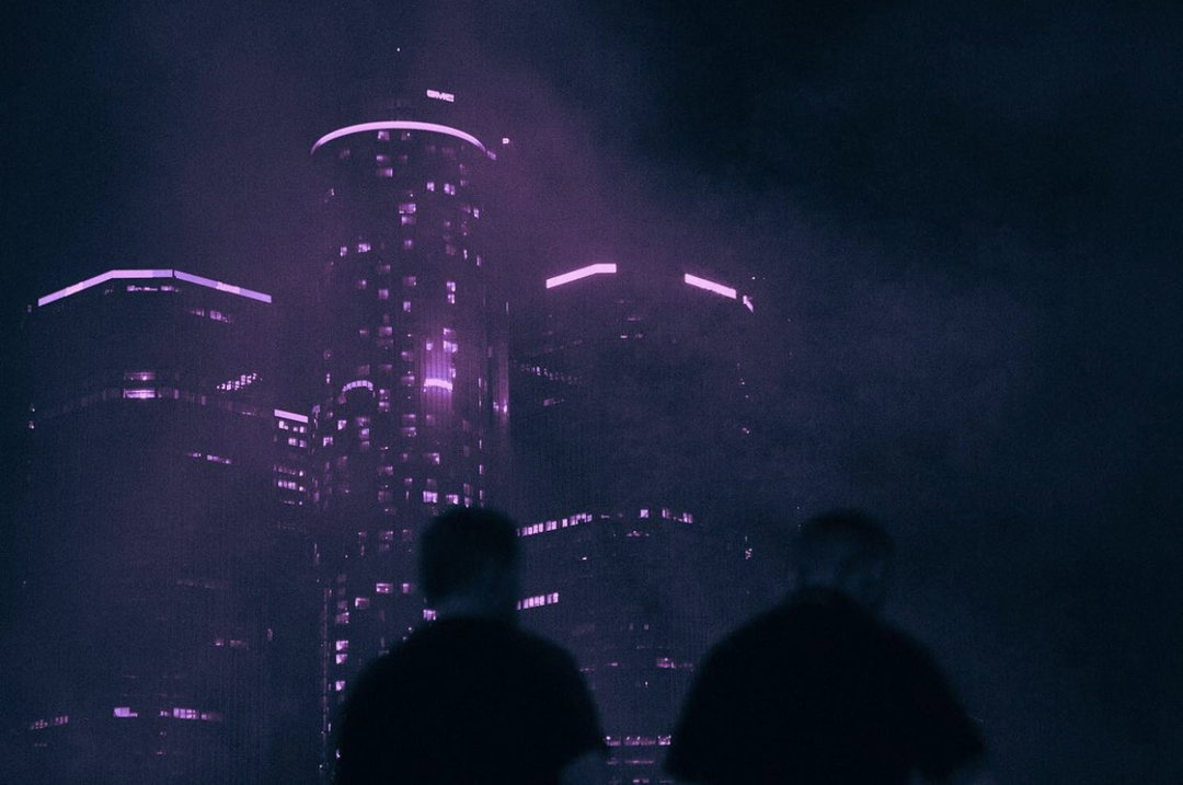 Ronan Park: Disclosure against GM building, Detroit 2019  (Copyright © Ronan Park, 2021).jpg