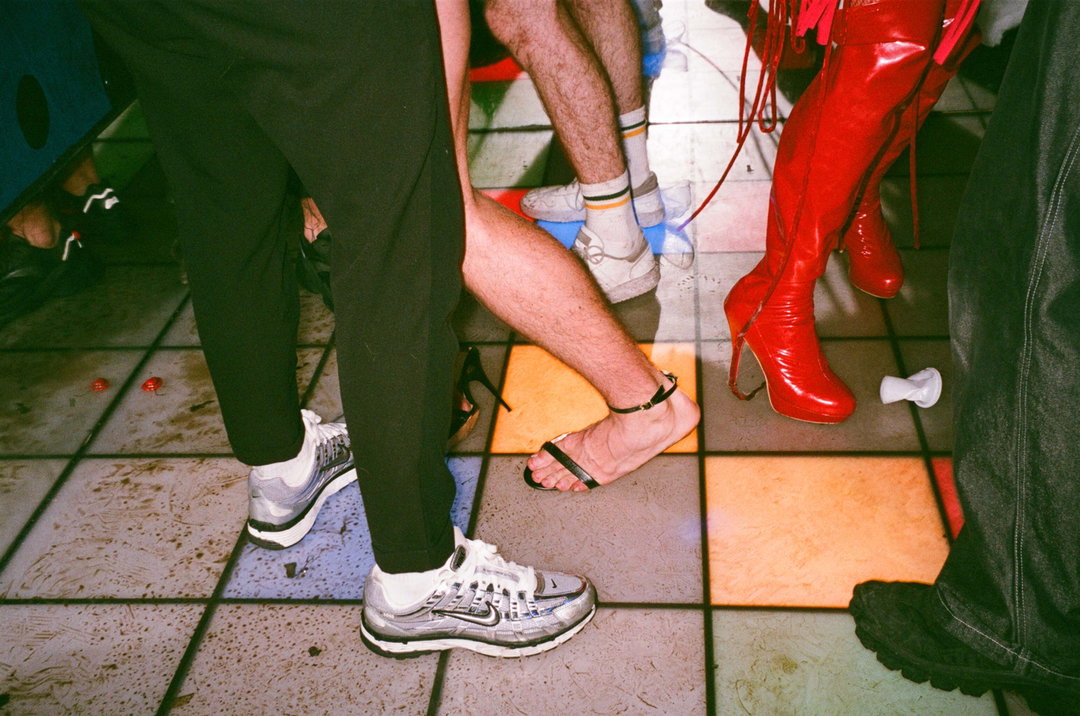 RoxyLee-VinegarSniffs-Photography-itsnicethat-8.jpg