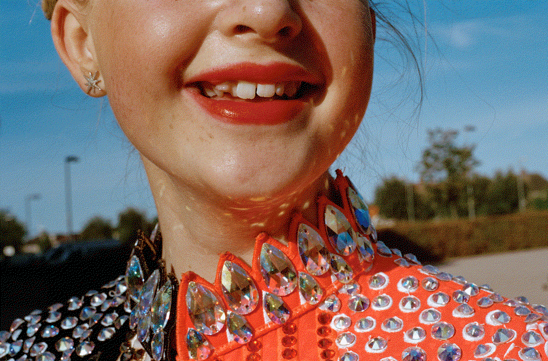 sophie-green-tangerine-dreams-colour-change-02-itsnicethat-02