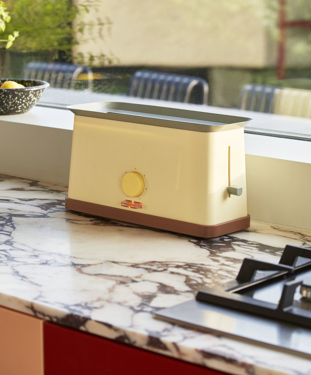 Sowden_Toaster_EU_yellow_Enamel_Serving_Bowl_Sprinkle_Black.jpg