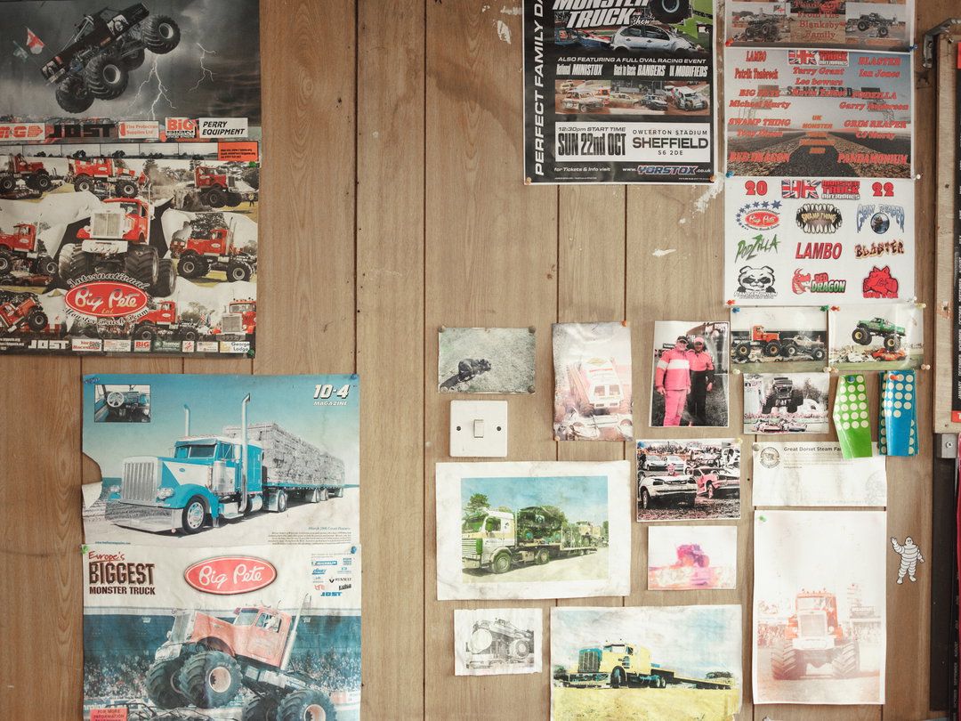 Terry-Graham- do-you-wanna-see-some-damage-photography- itsnicethat-1.jpg