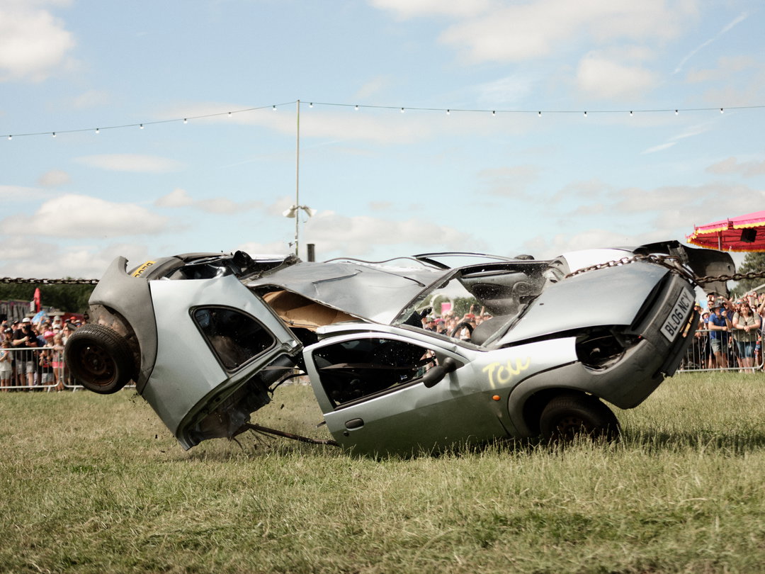 Terry-Graham- do-you-wanna-see-some-damage-photography- itsnicethat-24.jpg