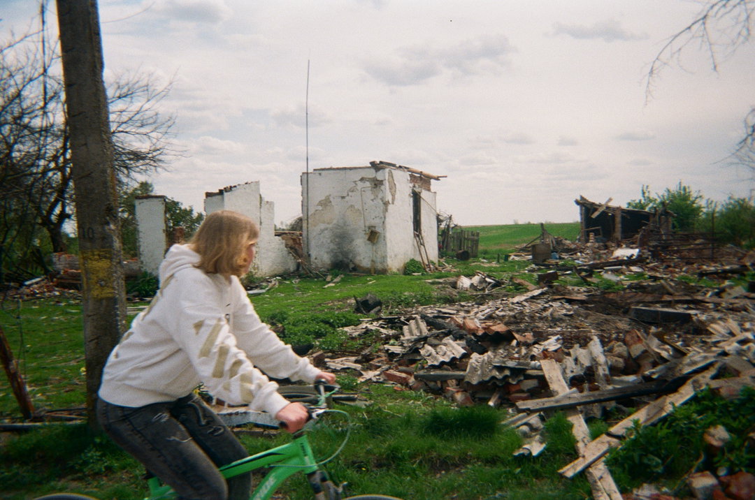 behind-blue-eyes-photography-itsnicethat-09