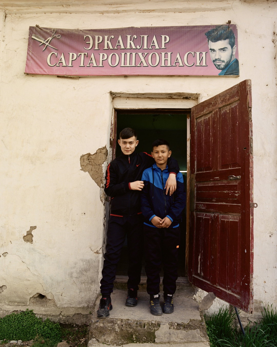 zumrad-mirzalieva-sartaroshxona-pho-itsnicethat13