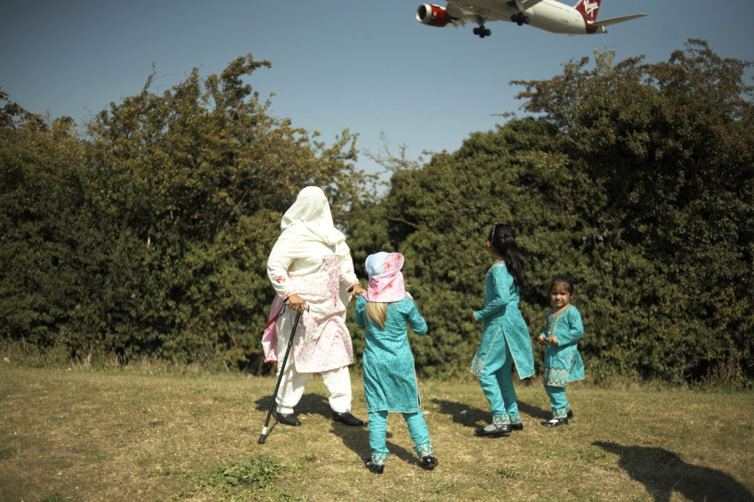 Bertie-Taylor-Undertheflightpath-photography-03