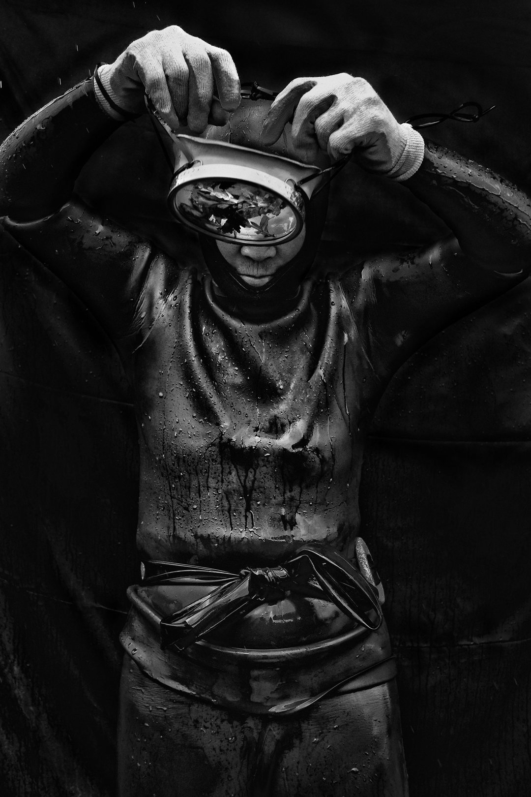 alain-schroder-grandma-divers-photography-itsnicethat-03.JPG