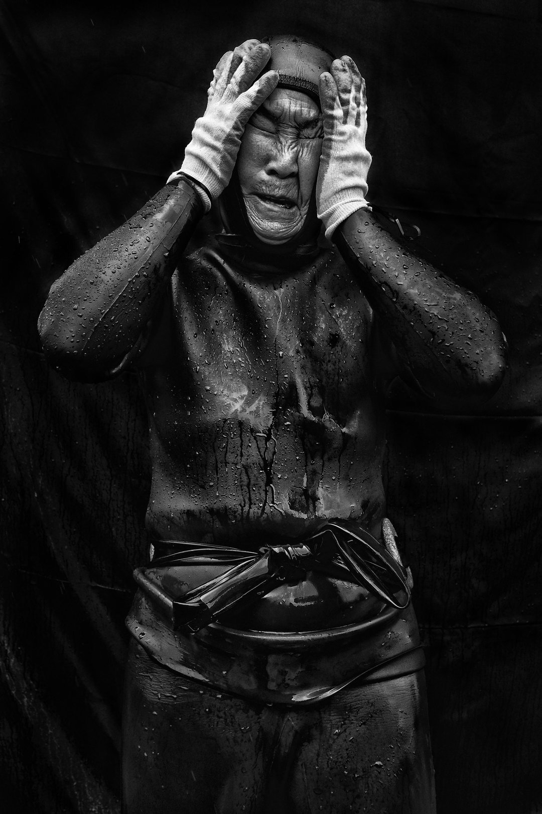 alain-schroder-grandma-divers-photography-itsnicethat-06.JPG
