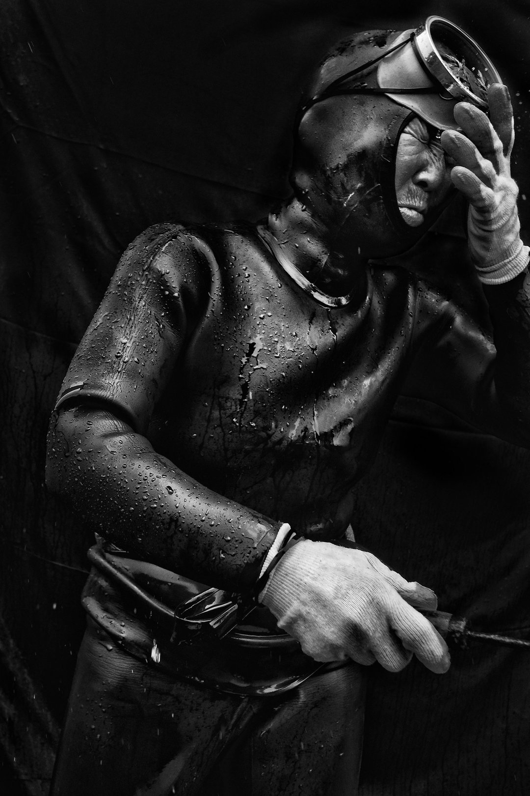 alain-schroder-grandma-divers-photography-itsnicethat-09.JPG