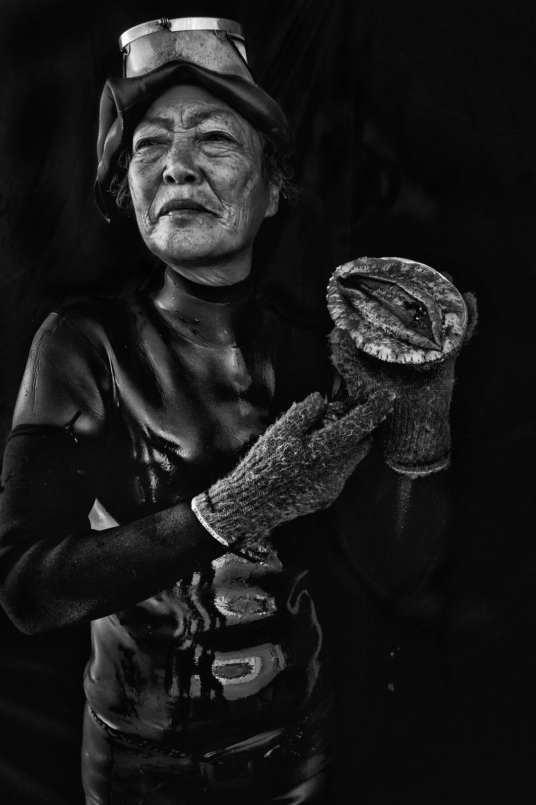 alain-schroder-grandma-divers-photography-itsnicethat-10.JPG