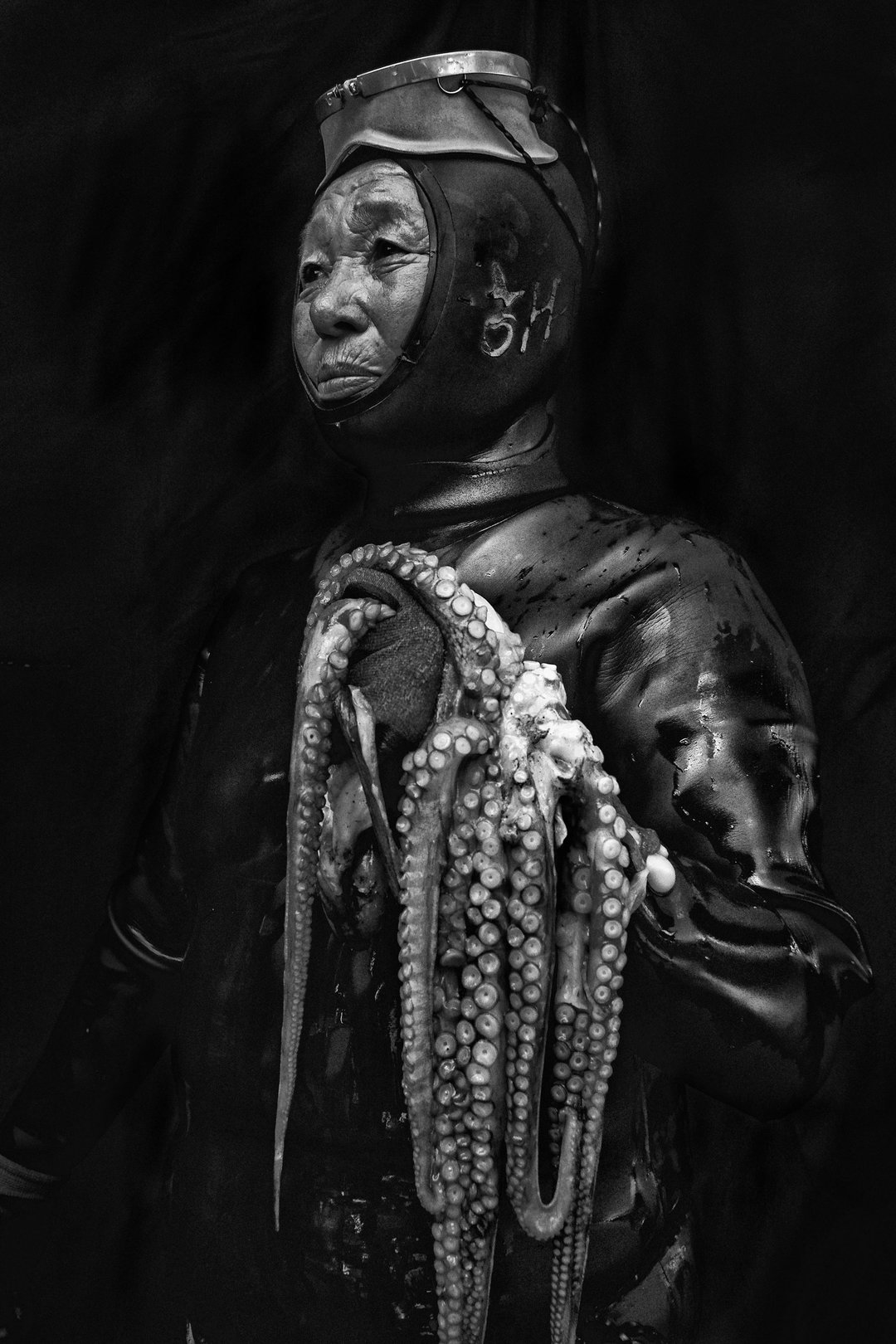 alain-schroder-grandma-divers-photography-itsnicethat-12.JPG
