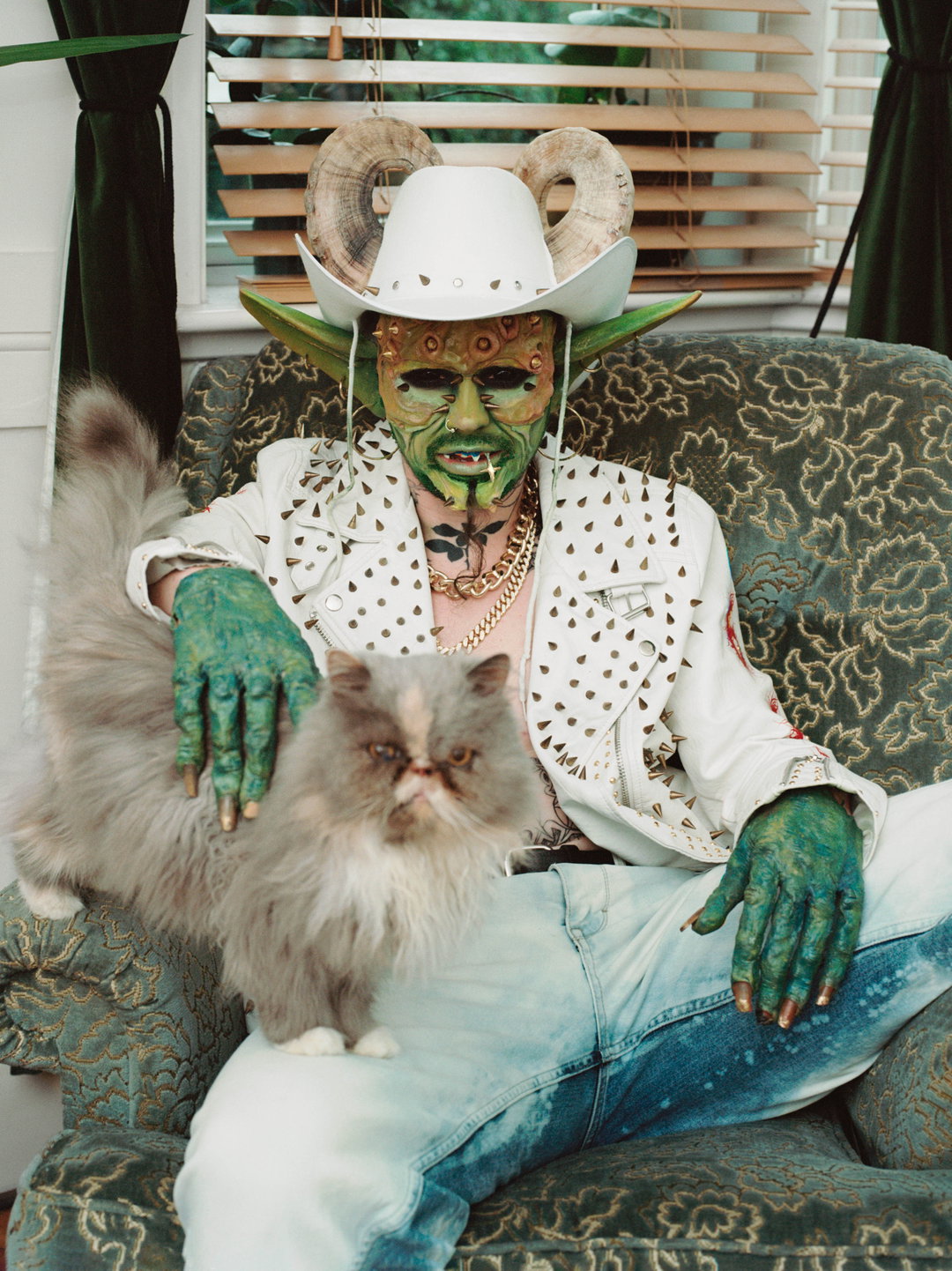alien-bodybuilders-itsnicethat-11.jpg