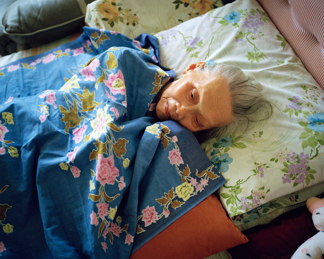 anne-moffat-forget-me-not-photography-itsnicethat-14.jpg