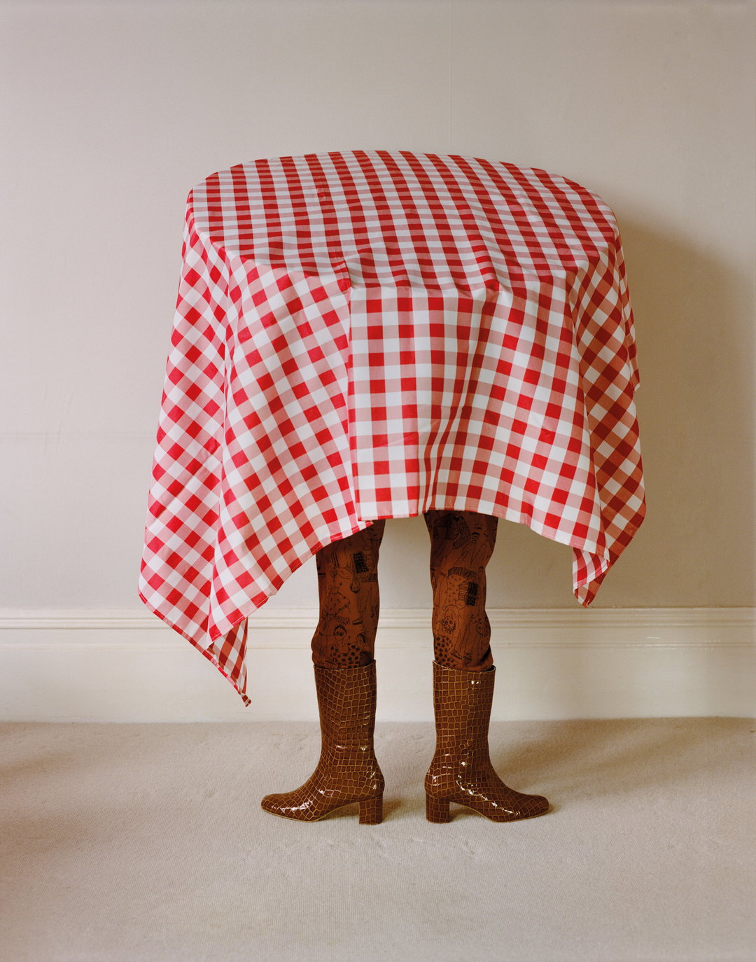 annie-collinge-table-for-one-photography-itsnicethat-7.jpg