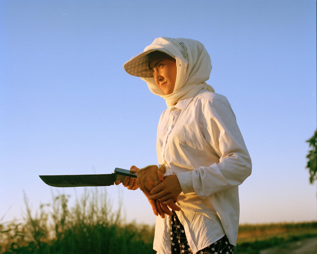 Kamila Rustambekova photographs migratory workers in Uzbekistan as they seek community and opportunity