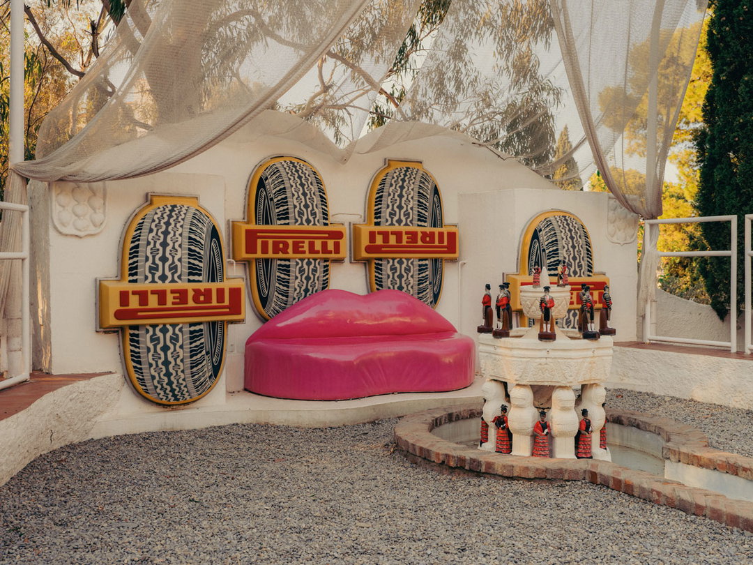 apartamento-casa-dali-photography-itsnicethat-05.jpg