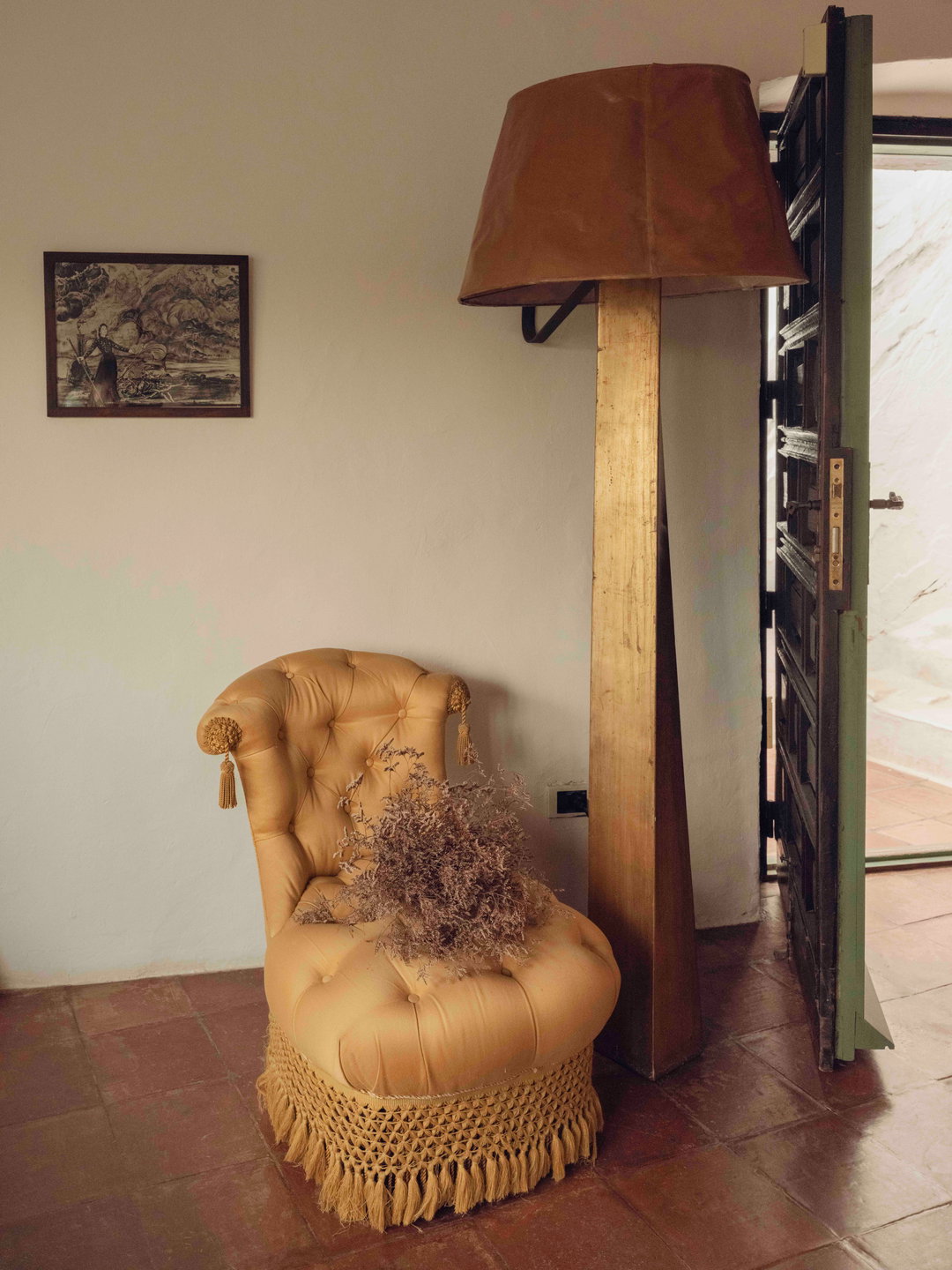 apartamento-casa-dali-photography-itsnicethat-07.jpg