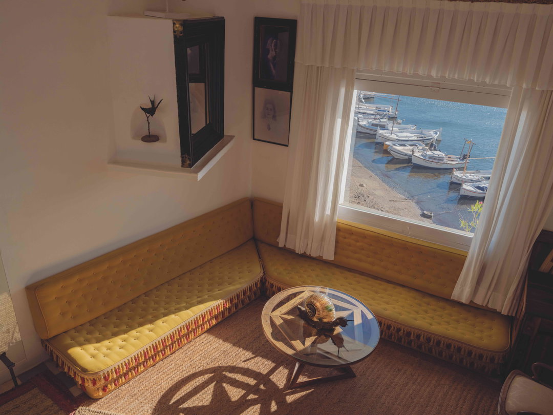 apartamento-casa-dali-photography-itsnicethat-08.jpg