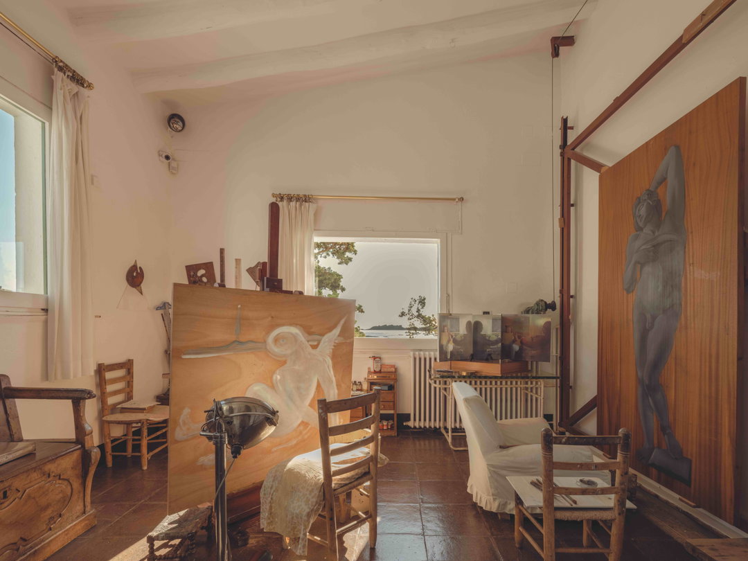 apartamento-casa-dali-photography-itsnicethat-09.jpg