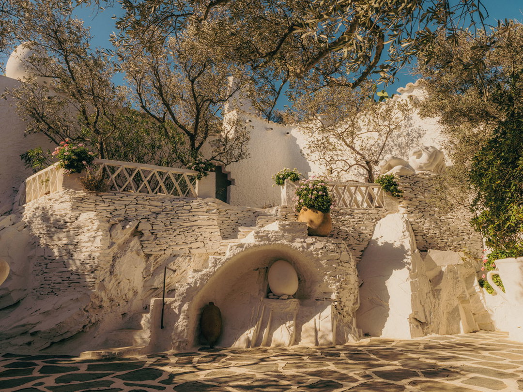 apartamento-casa-dali-photography-itsnicethat-11.jpg