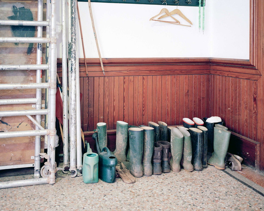 ashley-bourne-benedicts-house-photography-itsnicethat-15.jpg