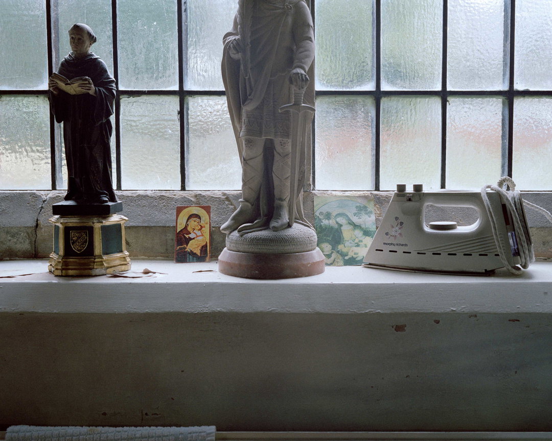 ashley-bourne-benedicts-house-photography-itsnicethat-6.jpg
