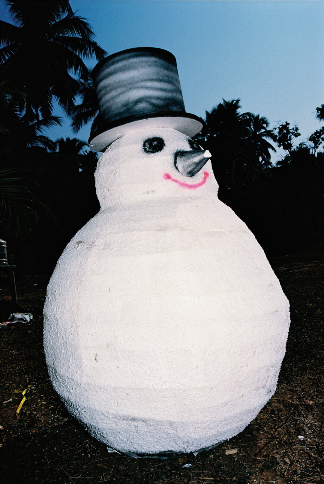 brice-dossin-xmas-vindaloo-photography-itsnicethat-06.jpg