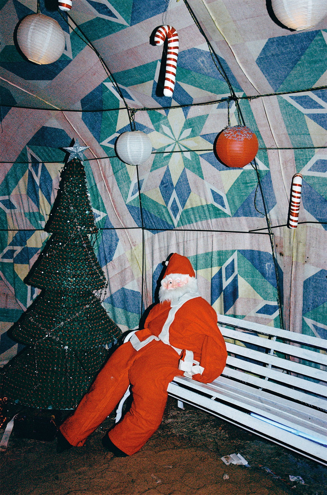 brice-dossin-xmas-vindaloo-photography-itsnicethat-11.jpg