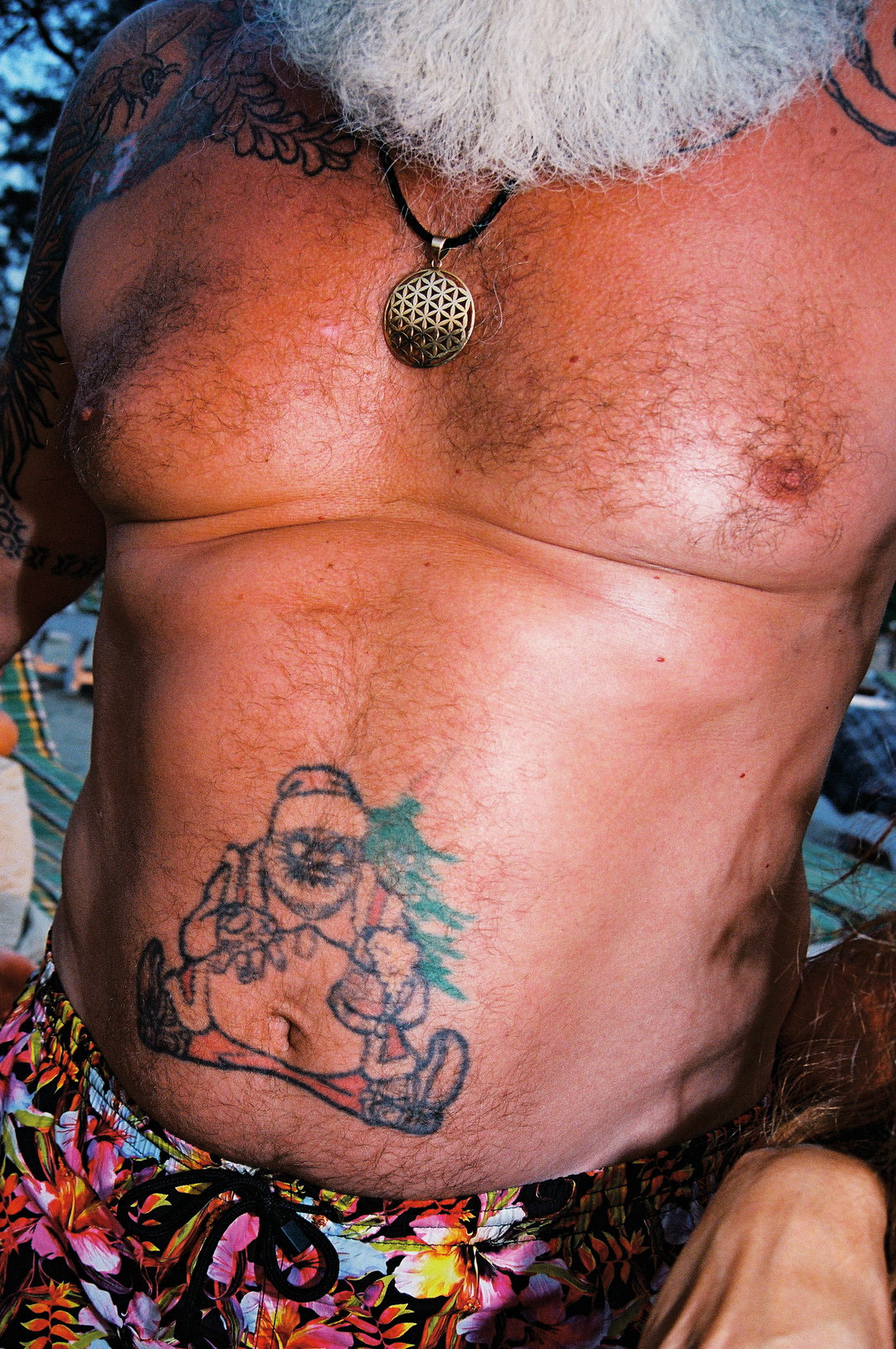 brice-dossin-xmas-vindaloo-photography-itsnicethat-14.jpg