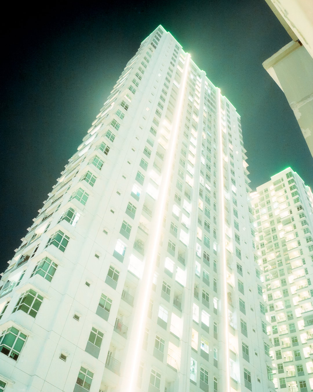 calvin-chow-baywalk-The-Blindness-Of-The-Sea-photography-itsnicethat-07.jpg