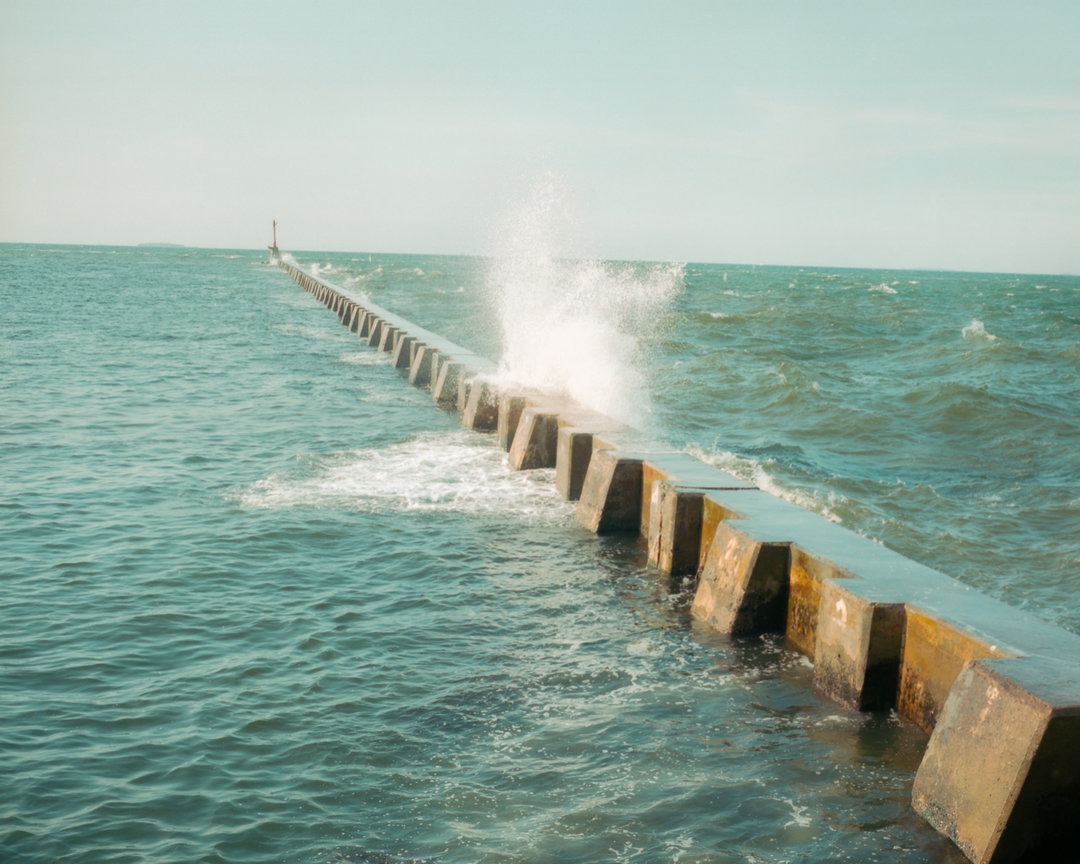 calvin-chow-blindness-The-Blindness-Of-The-Sea-photography-itsnicethat-11.jpg