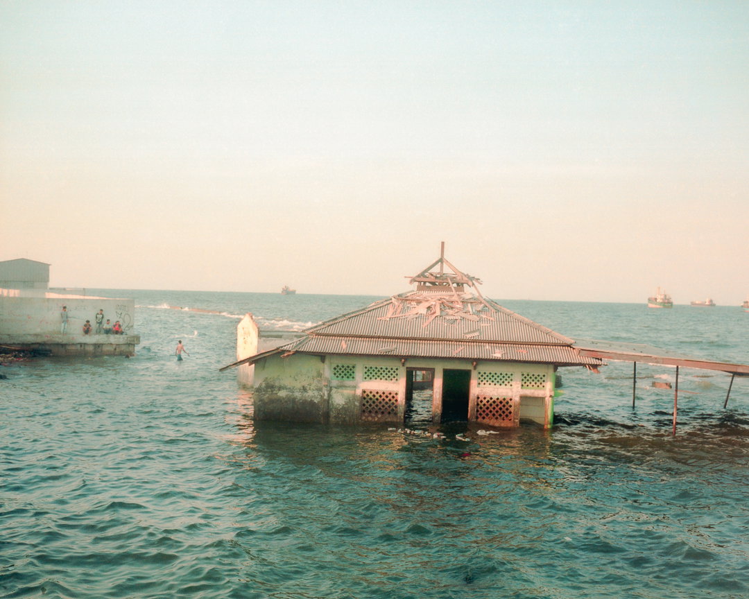 calvin-chow-masjid(mosque)-The-Blindness-Of-The-Sea-photography-itsnicethat-04.jpg