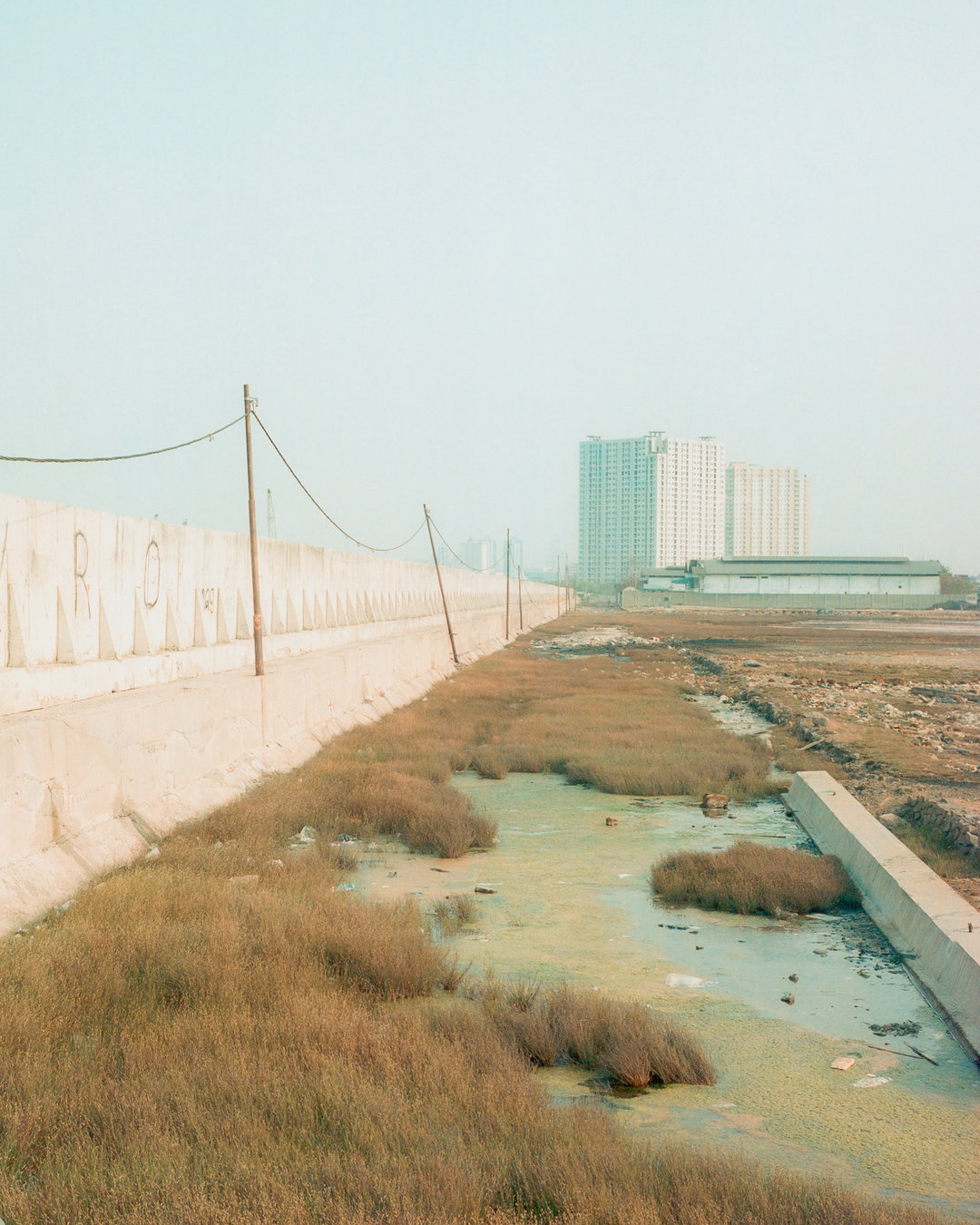 calvin-chow-seawall-The-Blindness-Of-The-Sea-photography-itsnicethat-03.jpg