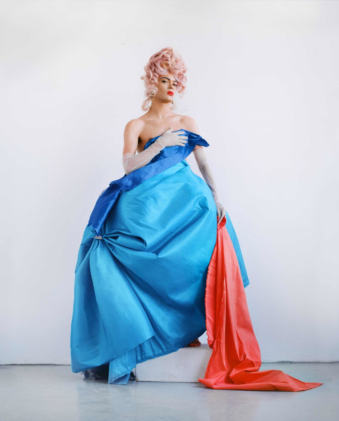 camila-falquez-being-in-history-photography-itsnicethat-11.jpg