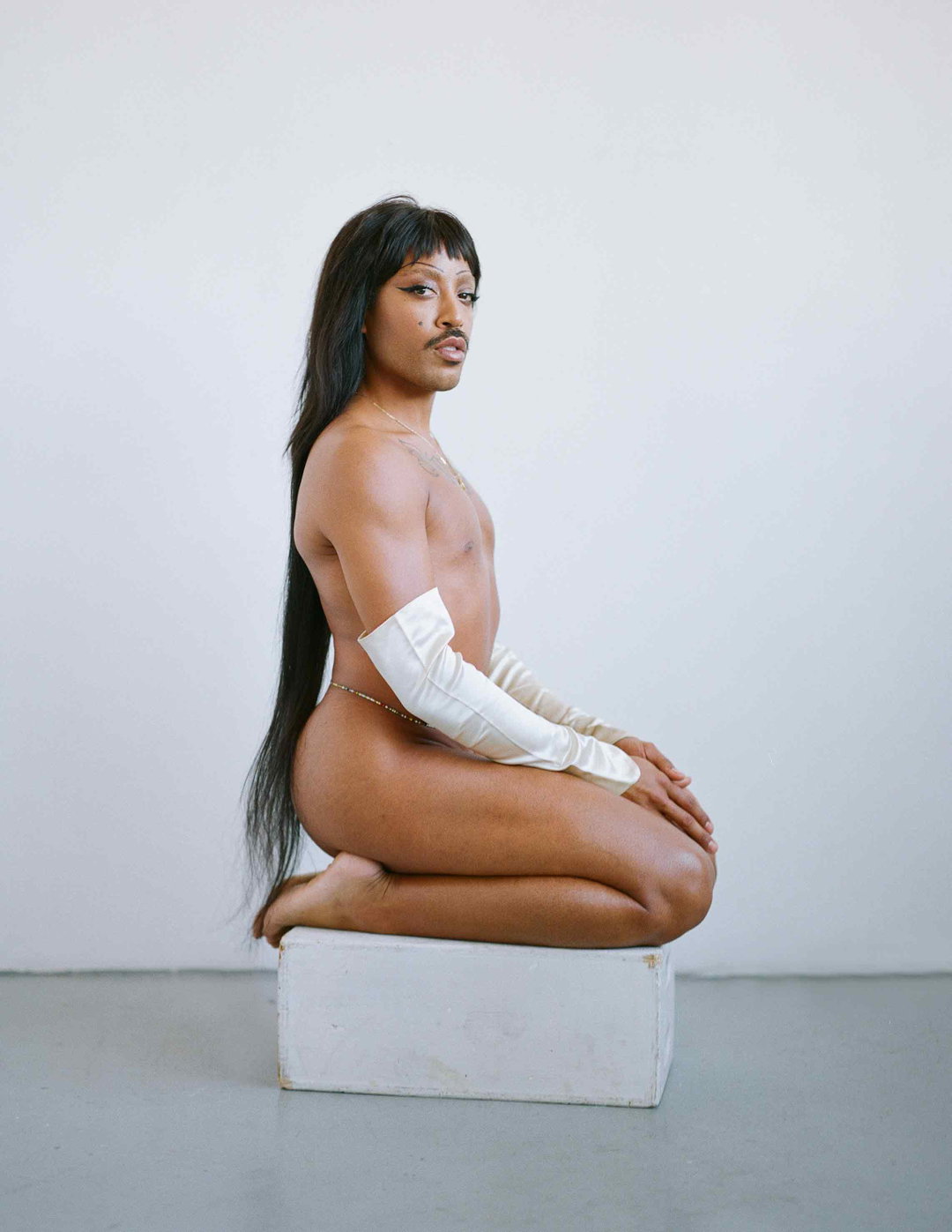 camila-falquez-being-in-history-photography-itsnicethat-19.jpg