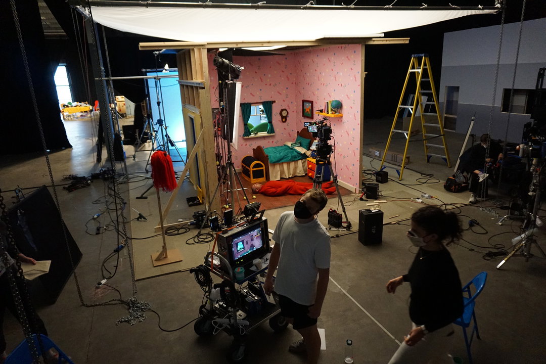 channel4-dont-hug-me-im-scared-film-itsnicethat-20.jpg