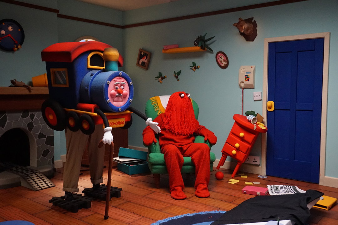 channel4-dont-hug-me-im-scared-film-itsnicethat-21.jpg