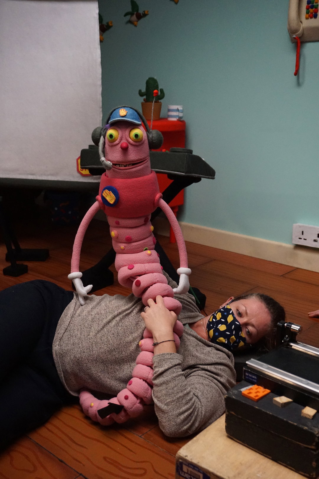 channel4-dont-hug-me-im-scared-film-itsnicethat-23.jpg